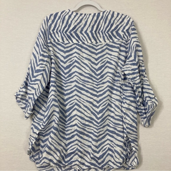 Tahari Blue White 100% Linen Rolled Tab Button Down size 1X - Picture 10 of 11